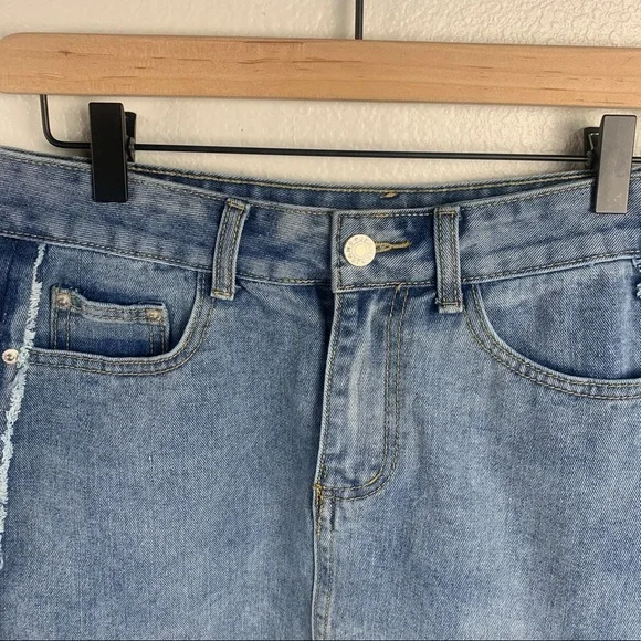 CHELSEA & VIOLET 2 TONED JEAN SKIRT - Picture 4 of 9